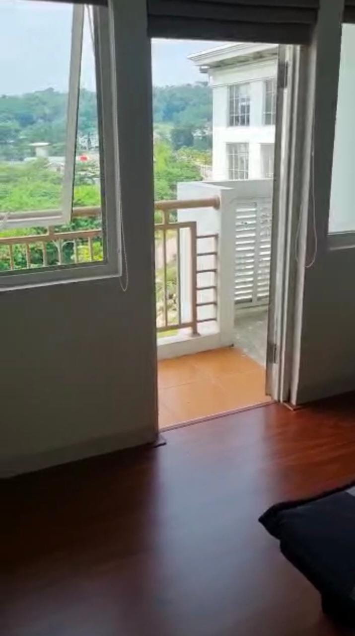 Hero Slide