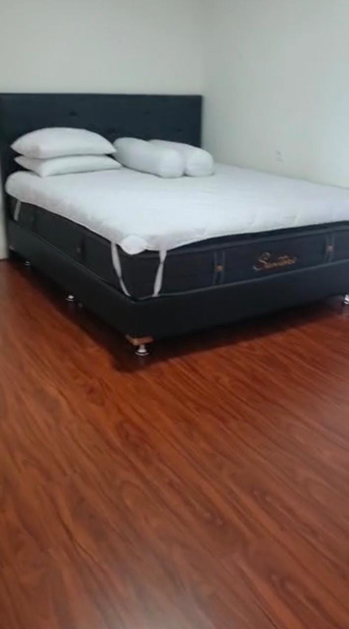 Hero Slide