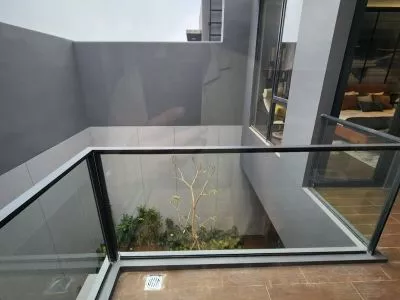 Hero Slide