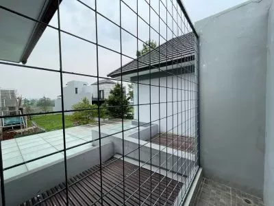 Hero Slide