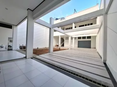 Hero Slide
