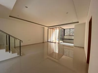 Hero Slide