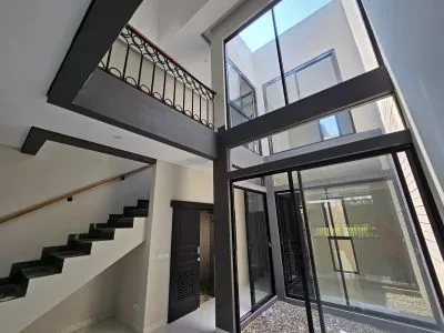 Hero Slide