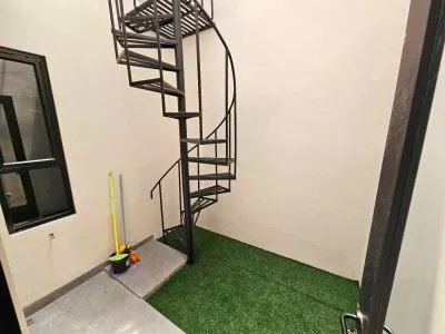 Hero Slide