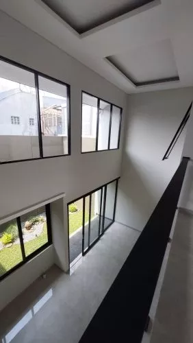 Hero Slide