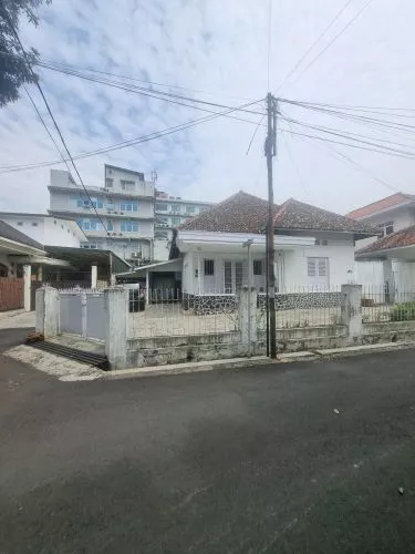 Rumah Heritage di Sayap Jalan Riau Bandung