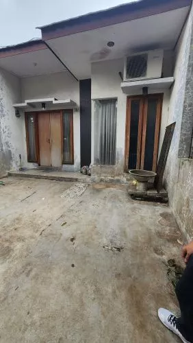 Dikontrakan Rumah dan Kantor Siap Huni di Sayap Leuwi Panjang