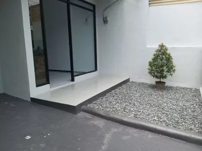 Hero Slide