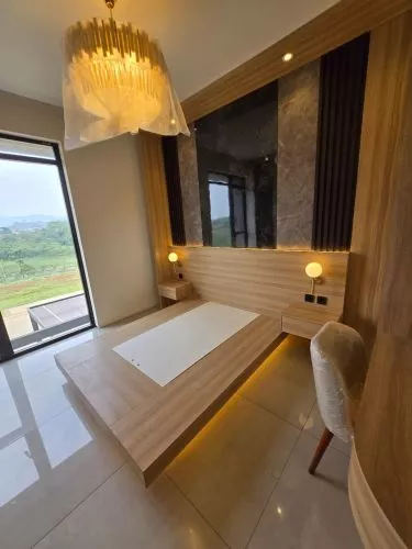 Hero Slide