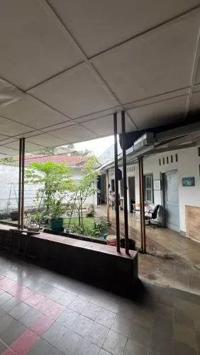 Jual rumah bangunan lama sayap gatsu