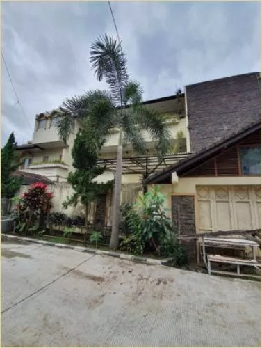 Dijual Rumah Hitung Tanah di Setrawangi Sayap Pasteur Bandung