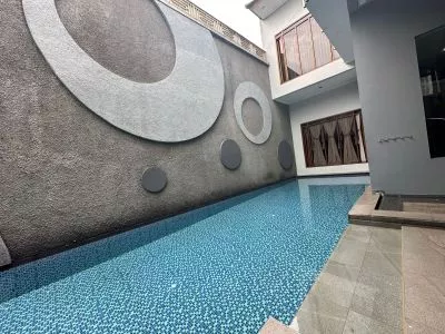 Hero Slide