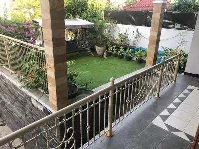 Hero Slide