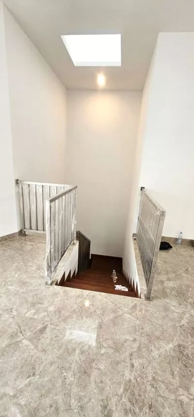 Hero Slide