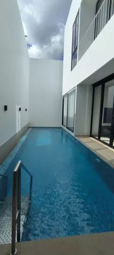 Hero Slide