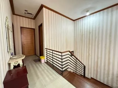 Hero Slide