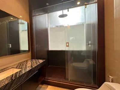 Hero Slide