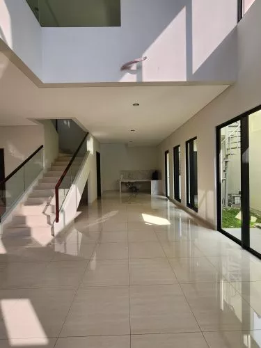 Hero Slide