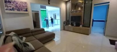 Hero Slide