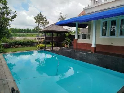 Rumah Tatar Pitaloka Kota Baru Parahyangan Ada Kolam Renang