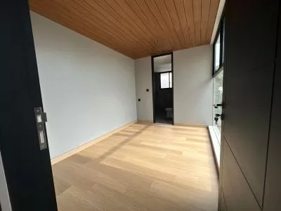 Hero Slide