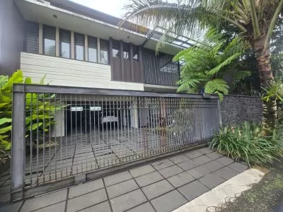 Rumah Mewah One Gate System di Setraduta Bandung Kota