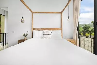 Hero Slide