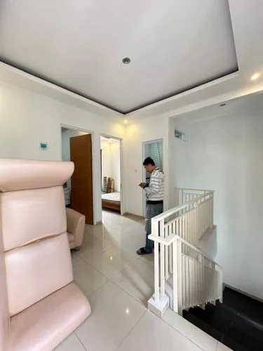 Hero Slide