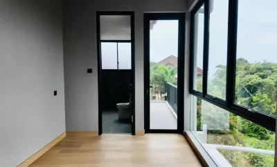 Hero Slide