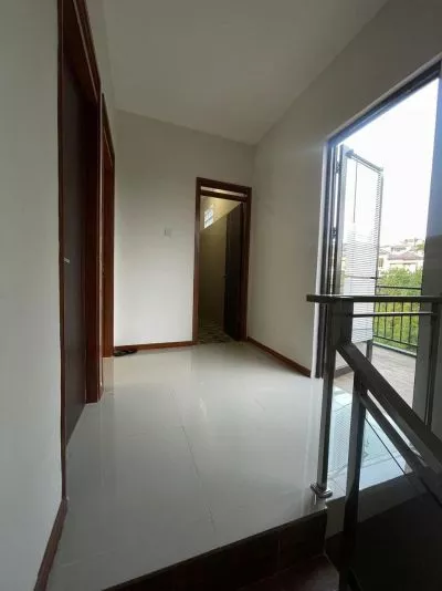 Hero Slide