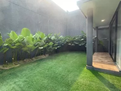 Hero Slide
