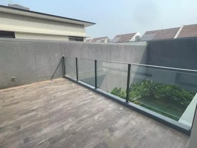 Hero Slide