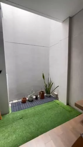 Hero Slide