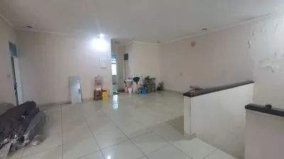 Rumah Nyaman Siap Huni di Taman Holis