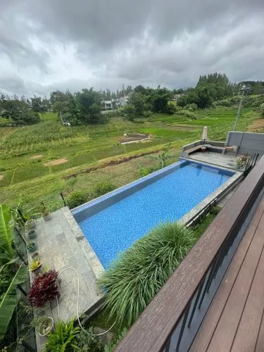 Hero Slide