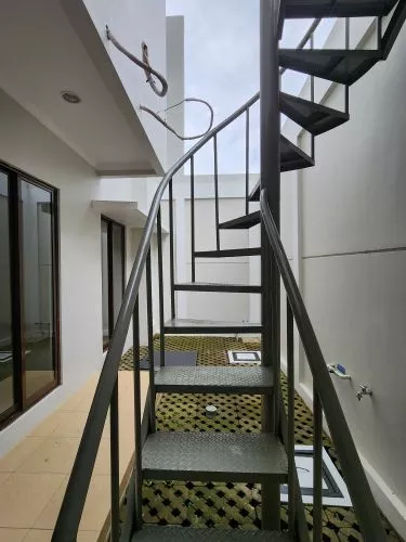 Hero Slide