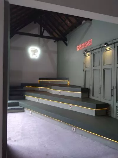 Hero Slide