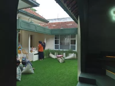 Hero Slide