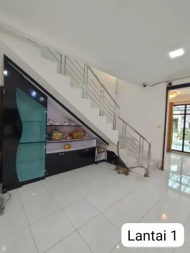 Hero Slide
