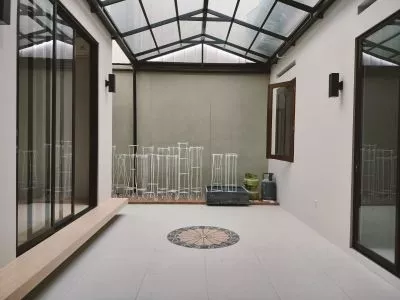 Hero Slide