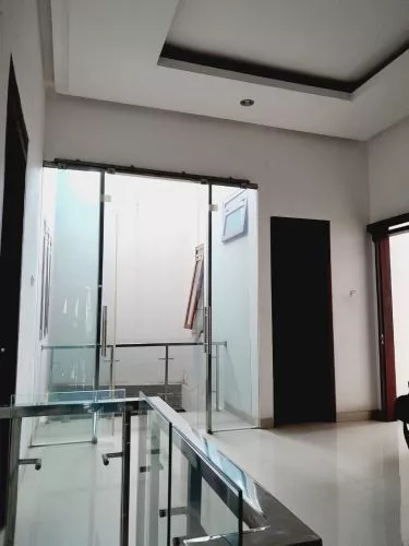 Hero Slide