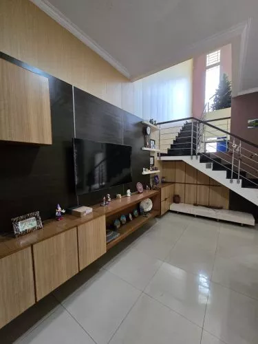 Rumah Terawat di Kompleks Batununggal Bandung Rumah Terawat di Kompleks Batununggal Bandung
