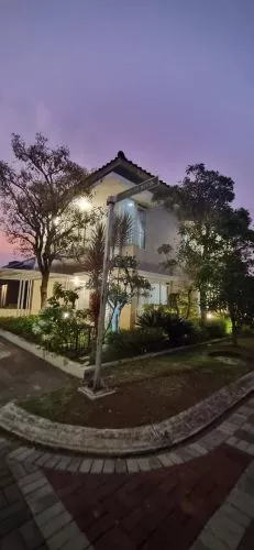 Rumah 2 Lantai Posisi Hook Di Kota Baru Parahyangan Bandung Rumah 2 Lantai Posisi Hook Di Kota Baru Parahyangan Bandung