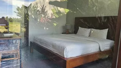 Hero Slide