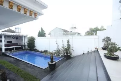 Hero Slide