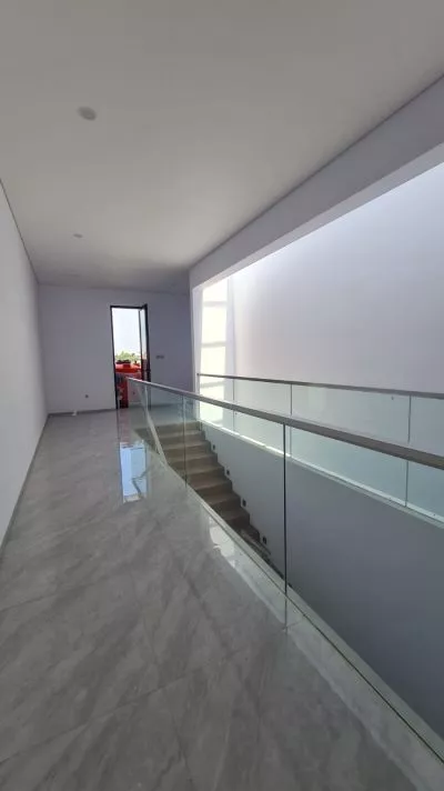 Hero Slide