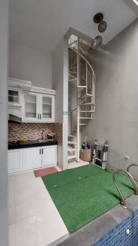 Hero Slide