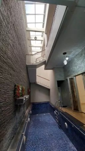 Hero Slide