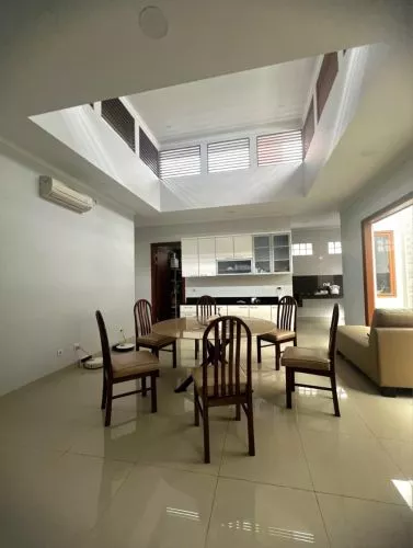 Rumah 1 Lantai SHM di Singgasana Pradana Rumah 1 Lantai SHM di Singgasana Pradana