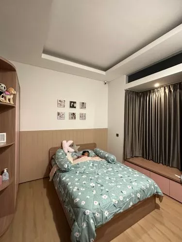 Hero Slide